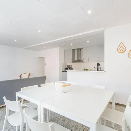 Apartment Center 2 *