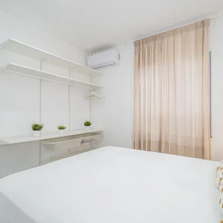 Apartment Center 2 *