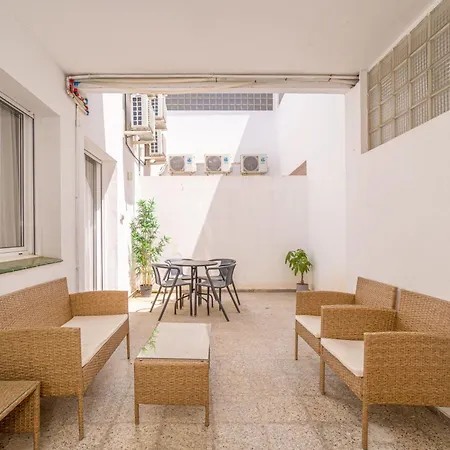 Center 2 アパート ロザス